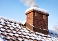 Bez sāls, kartupeļu miziņām un kāpšanas uz jumta: vienkāršs, bet efektīvs paņēmiens, kā pašam iztīrīt dūmvadu