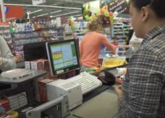 Kāda kliente stipri vīlusies iepērkoties kādā Latvijas ”Rimi” lielveikalā: ”Pārbaudiet savus čekus”