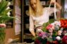 Lāsma strādā ziedu veikalā jau 19 gadus, viņa pastāstīja kas noteikti jāzina pērkot grieztos ziedus