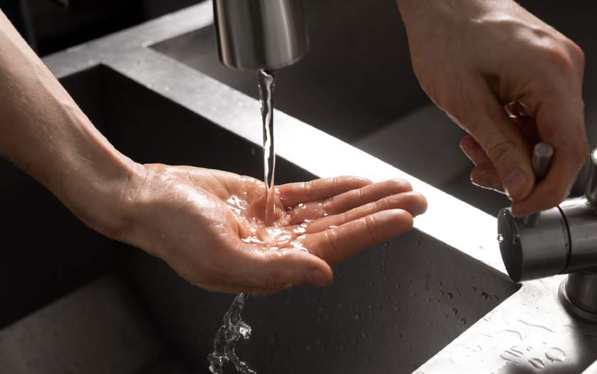 Kā samazināt ūdens rēķinu par 40%, neatsakoties no dušas