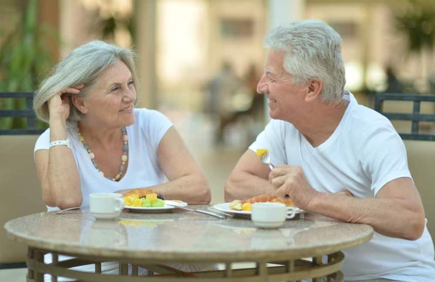 Savos 60 izdomāju aiziet uz randiņu, bet aizmuku pēc piecām minūtēm, jo ieraudzīju kaut ko viņa telefonā