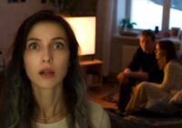 Tajā dienā Marta aizmirsa savu telefonu un atgriezās; redzētais viņu “atstāja uz pauzes”