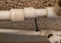 Kāpēc es ieskrūvēju skrūves ūdensvadā – par ko santehniķi jums nestāsta