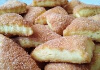 Glāze kefīra un nedaudz miltu: īsā laikā gatavoju gardus mājas cepumus pie tējas visai ģimenei