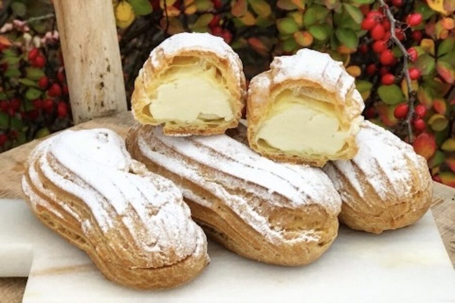 Nekad vēl nebiju ēdusi tik garšīgus mājas eklērus — reiz ciemos pagaršoju, un tagad šādi gatavoju katru nedēļu