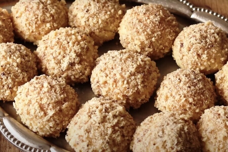 Nieka brīdī pagatavoju īpaši gardu našķi pie tējas pēc vecmāmiņas lieliskās receptes, kas burtiski kūst mutē