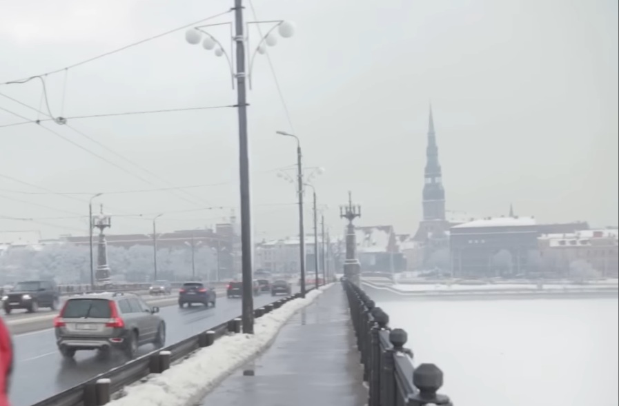 Akmens tiltam gatavo vērienīgas pārmaiņas: kad pilsētniekiem jārēķinās ar reāliem sastrēgumiem