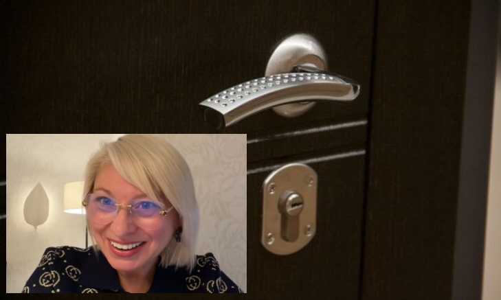 Astroloģe Anžela Pērla stāsta kāpēc vajag pakārt sarkanu diegu uz durvju roktura: tautas rituāls