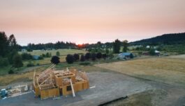 Likums tomēr netiks apstiprināts: līdz konkrētai platībai mājas varēs būvēt bez iestāžu iesaistes Likums tomēr netiks apstiprināts: līdz konkrētai platībai mājas varēs būvēt bez iestāžu iesaistes