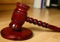 Tiesneša palīgs tiesas priekšā: mēģinājums pārdot kriminālprocesa noslēpumus