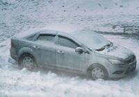 Vai ziemā vajadzētu iesildīt automašīnu pirms braukšanas un kāpēc tas būtu jādara: ko saka automehāniķi Vai ziemā vajadzētu iesildīt automašīnu pirms braukšanas un kāpēc tas būtu jādara: ko saka automehāniķi