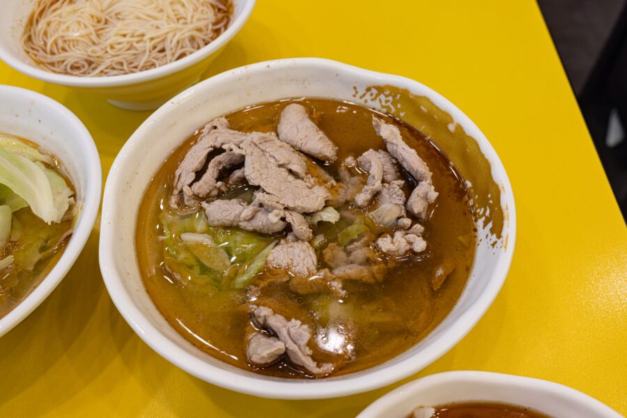 Kāpēc gaļas buljons reizēm kļūst duļķains un kā no tā izvairīties