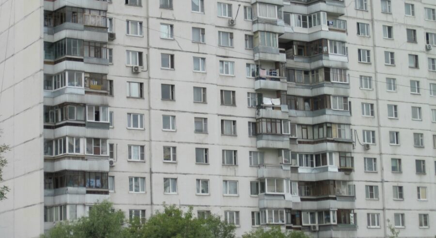 Kāpēc arī Latvijā ir aizliegts apvienot dzīvokli ar balkonu: sanāks tikai galvassāpes un liekas problēmas