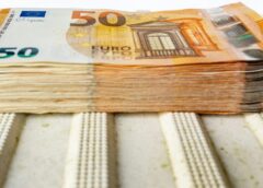 Izmaiņas, kuras no 1.janvāra skar katru latvieti: nodokļi, pabalsti un pensijas