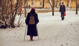 Laukos dzīvojošie seniori šo summu pat neredz: kāpēc pensijas pilsētā un laukos tik krasi atšķiras