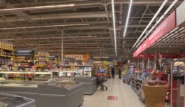 Kāpēc lielveikalos tik ļoti trūkst pārdevēju: cilvēki sniedz padomus tirdzniecības ķēdēm