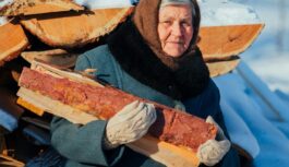 “Malka degs divreiz ilgāk”: Sirmā saimniece Sarma dalās viltībās, kāpēc lauku mājās siltums turas ilgāk nekā pilsētā