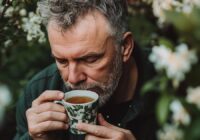 Kāpēc man 68 gados blakus vajag vienaudzi, nevis jaunu skaistuli: godīga uzņēmēja atzīšanās, kas liek aizdomāties