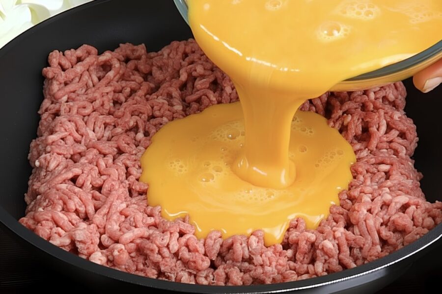 Maltā gaļa un olas jaunā un labākā veidā: gatavoju šīs lieliskās 15 minūšu vakariņas, kas garšo labāk par picu