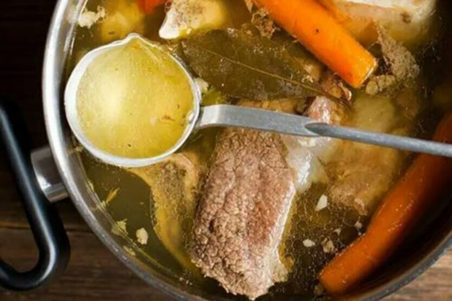 Kāpēc buljons sanāk duļķains un bezgaršīgs”: 3 slēptas kļūdas, ko daudzi kļūdaini uzskata par noteikumiem