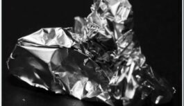 Kā parasta folija var uzasināt šķēres dažu sekunžu laikā: dārznieku un rokdarbnieku viltība