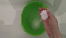 Iemērcu virtuves dvieļus šādā šķīdumā un atstāju uz nakti: no rīta tie ir kā jauni un bez neviena traipa