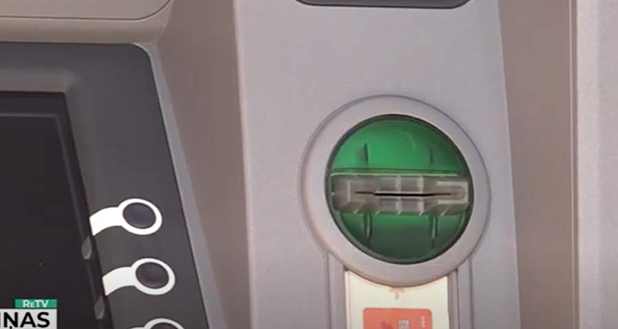 Skarbā pieredze kāpēc pēc naudas izņemšanas no bankomāta uzreiz neiet prom: “Būs man mācība visam mūžam”