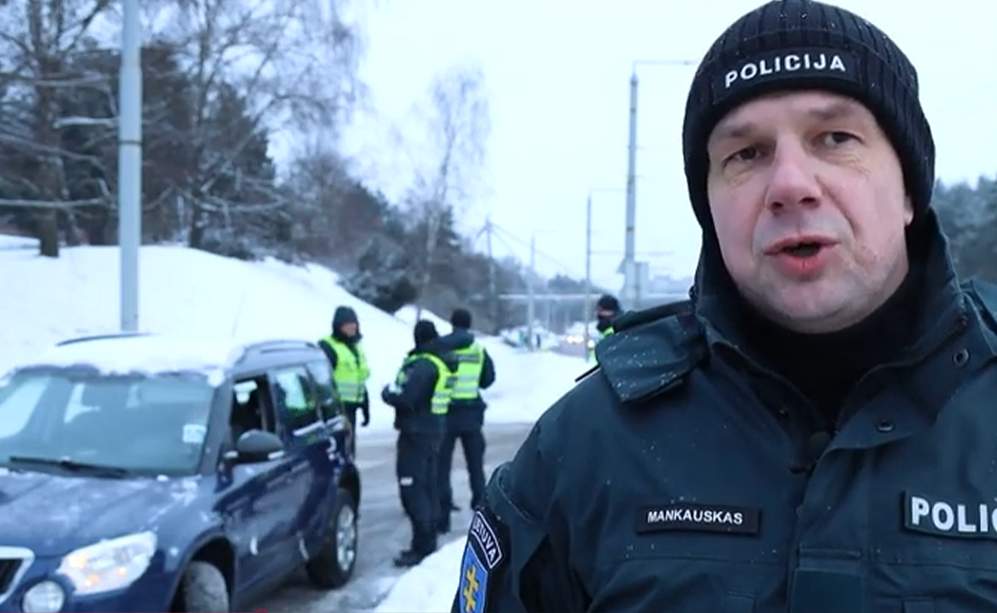 Atgādinājums tiem, kuri bieži dodas uz Lietuvu ar auto: “Pārkāpjot konkrētos satiksmes noteikumus, sods 140 eiro”