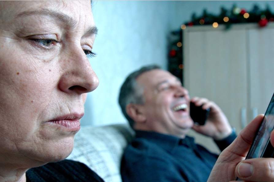 “Vīrs katru dienu sazvanās ar mammu, runā 40 minūtes, bet man neko nesaka” sūrojas Irita