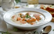 Krēmīga zivju zupa ar lasi somu gaumē – maiga, izsmalcināta un lieliska garšu buķete