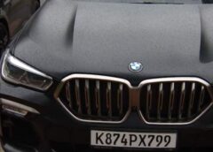 Latvijas auto numurzīmes piedzīvo vēsturiskas izmaiņas – kādas izmaiņas stājušās spēkā autovadītājiem no 2026.gada