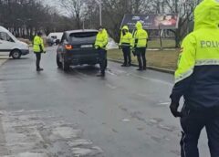 “Latvijas valsts ceļi” skaidro, kāpēc kaisīšana tuvākajās dienās vairs ceļiem nepalīdzēs – ko autovadītājiem ir svarīgi ņemt vērā