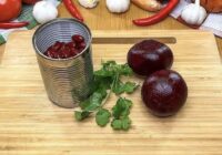 Ģimene tos apēd vienā mirklī: ņemu bietes ar pupiņu burciņu un pagatavoju garšīgākos ģimenes salātus 5 minūtēs