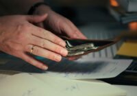 VSAA atklāj kā nodrošināt, lai tavu uzkrāto naudu varētu saņemt tuvinieki: svarīgs atgādinājums ikvienam