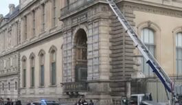 Pēc 88 miljonu eiro vērtas dārglietu zādzības tikai tagad no amata atkāpjas Luvras direktore Pēc 88 miljonu eiro vērtas dārglietu zādzības tikai tagad no amata atkāpjas Luvras direktore