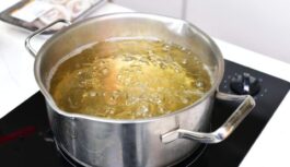 Esam darījuši nepareizi gadiem ilgi: kāpēc nesteigties ar plīts izslēgšanu tūlīt pēc gatavošanas Esam darījuši nepareizi gadiem ilgi: kāpēc nesteigties ar plīts izslēgšanu tūlīt pēc gatavošanas