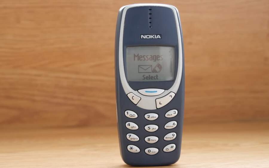 Nesteidzieties izmest, ja ir atvilknē: veci telefoni, kas šodien var būt vairāku tūkstošu eiro vērti
