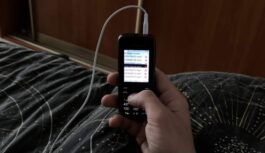 Draugs nopirka jauno iPhone, bet es — parastu pogu telefonu: lūk, ko es sapratu pēc mēneša lietošanas