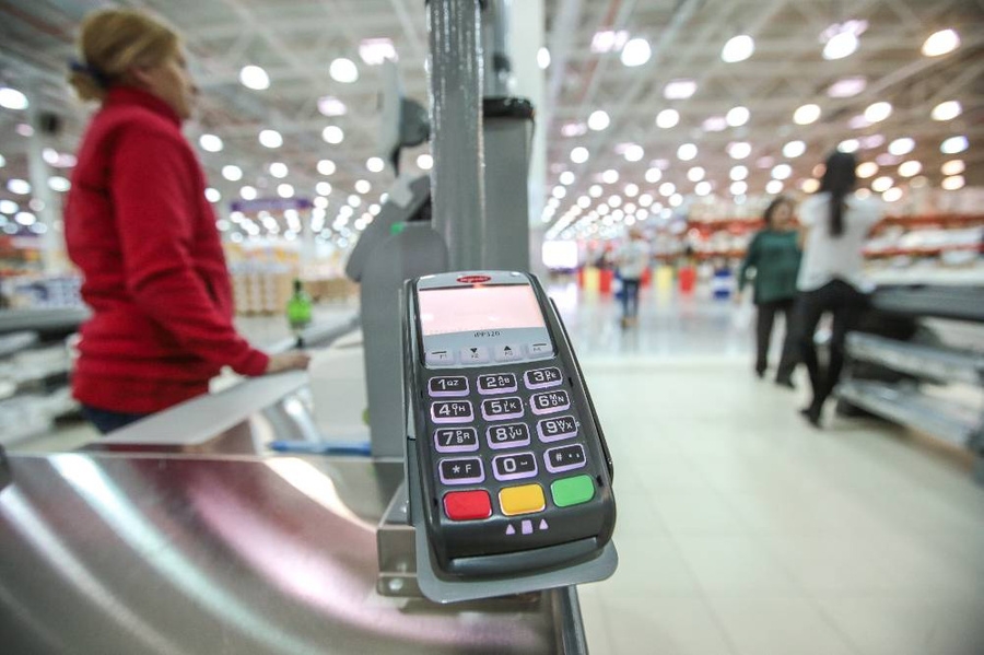 Zane no Rīgas lielveikala atklāja kā veikali māna klientus: “Parasti cilvēki pamana par vēlu vai vispār nepamana”