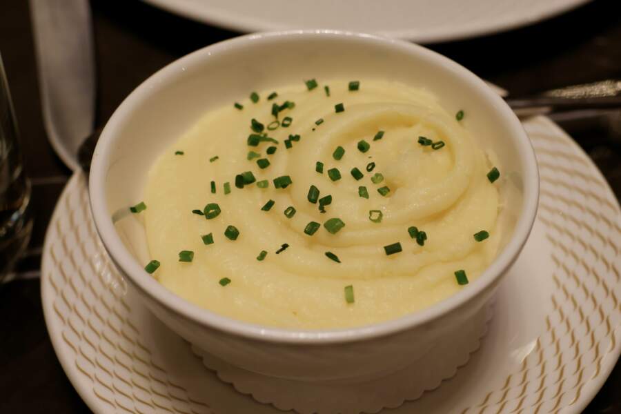 Mans kartupeļu biezenis ir kļuvis daudz krēmīgāks un garšīgāks: pievienoju tikai vienu vienkāršu sastāvdaļu