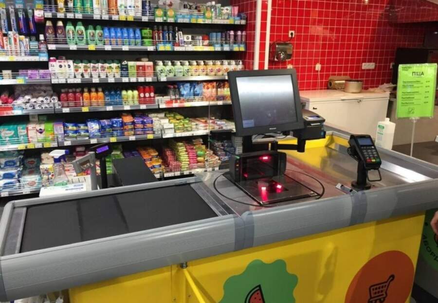 “Kase neņems pretī konkrētus produktus'”: kāpēc nākotnē veikalā var neizdoties norēķināties par dažiem pirkumiem