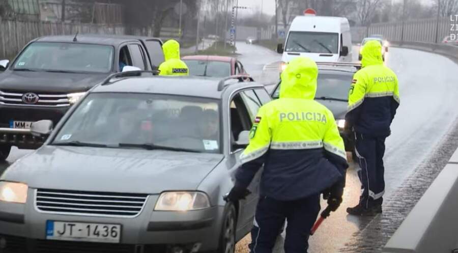Jaunas izmaiņas satiksmē, kuras kontrolēs OCTA, tehnisko apskati un autoceļu lietošanas nodevas samaksu