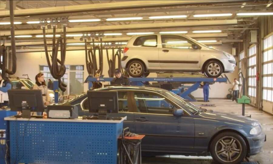 Kāda sieviete nikna uz CSDD: “Gribēju iziet Tehnisko apskati, bet rezultātā nācās iztērēt pat vairākus tūkstošus eiro””