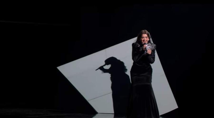 Eirovīzijas Latvijas pārstāve “Atvara” saņēmusi finansējumu dziesmas “Ēnā” reklāmai ārvalstīs: zināma kāda summa