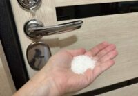 Tagad vienmēr turu sāli pie sliekšņa un katrā istabā: istabene Turcijā parādīja viltību, kas burtiski “iztīra” gaisu Tagad vienmēr turu sāli pie sliekšņa un katrā istabā: istabene Turcijā parādīja viltību, kas burtiski “iztīra” gaisu