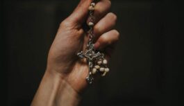 Atstāt “melno svītru” pagātnē: kāpēc tieši 29. martā svarīgi pateikt sev šo vienu vārdu