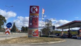 Degvielas cenas Latvijā sasniegušas jaunu rekordu: dīzelis pārsniedz 2 eiro robežu