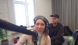 “Astro’n’out” dalās ar aizkulisēm: iznākusi neparasta koncertfilma par grupas izaicinājumu