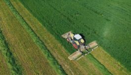 Sēja neziņas zīmē: Latvijas zemnieki bažījas, ka degvielas cenas un pieejamība būs liela problēma