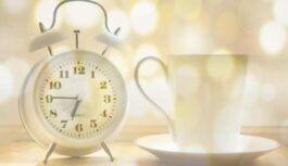 Šonakt Latvijā notiks pulksteņa rādītāju pagriešana uz priekšu